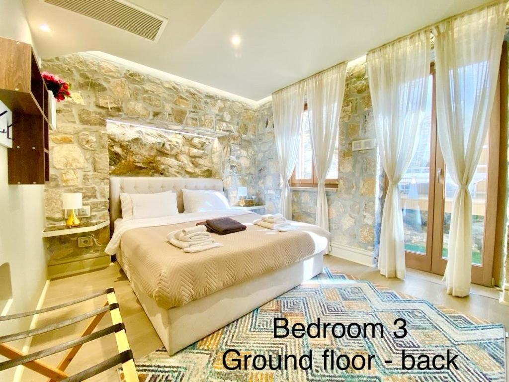 Villasonboard Rock Villa 3 Bed, 3 Bath, Jacuzzi, Seaside Ermioni Exteriör bild