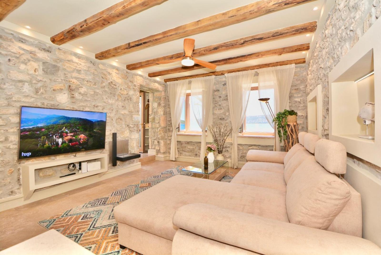 Villasonboard Rock Villa 3 Bed, 3 Bath, Jacuzzi, Seaside Ermioni Exteriör bild